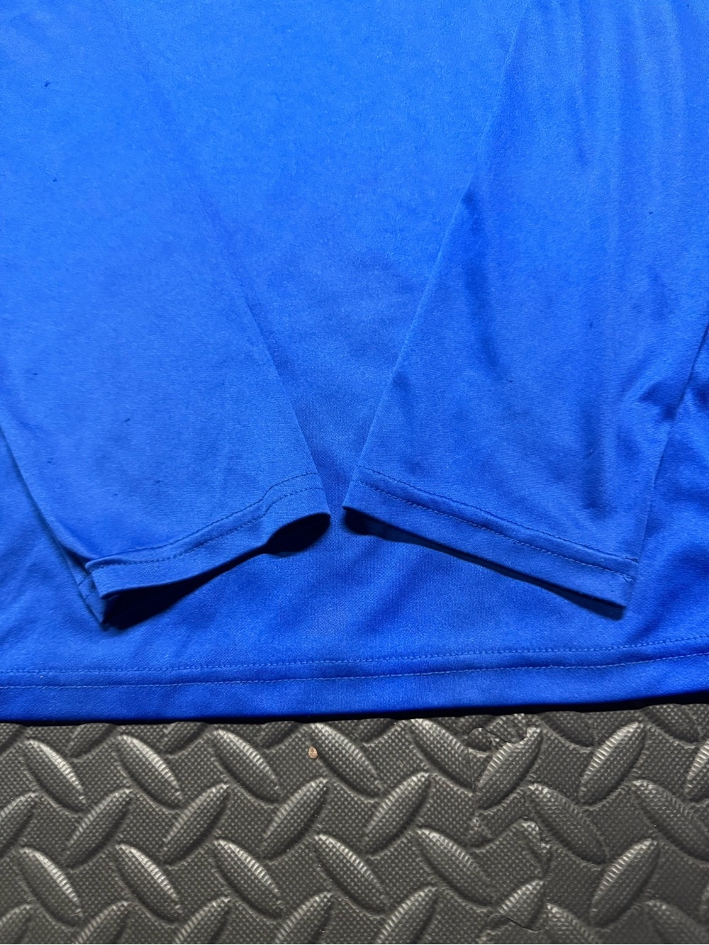 Under Armour HeatGear Blue Long Sleeve Athletic Shirt Youth YXL Loose Fit - Picture 8 of 10